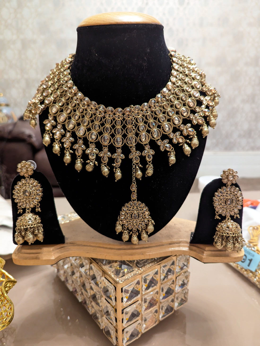 452 MATALIC GOLD NECKLACE CHOKKAR JEWELERY SET