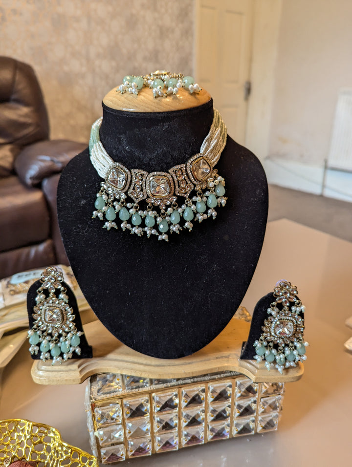 444 pistachio green colour necklace jewellery set