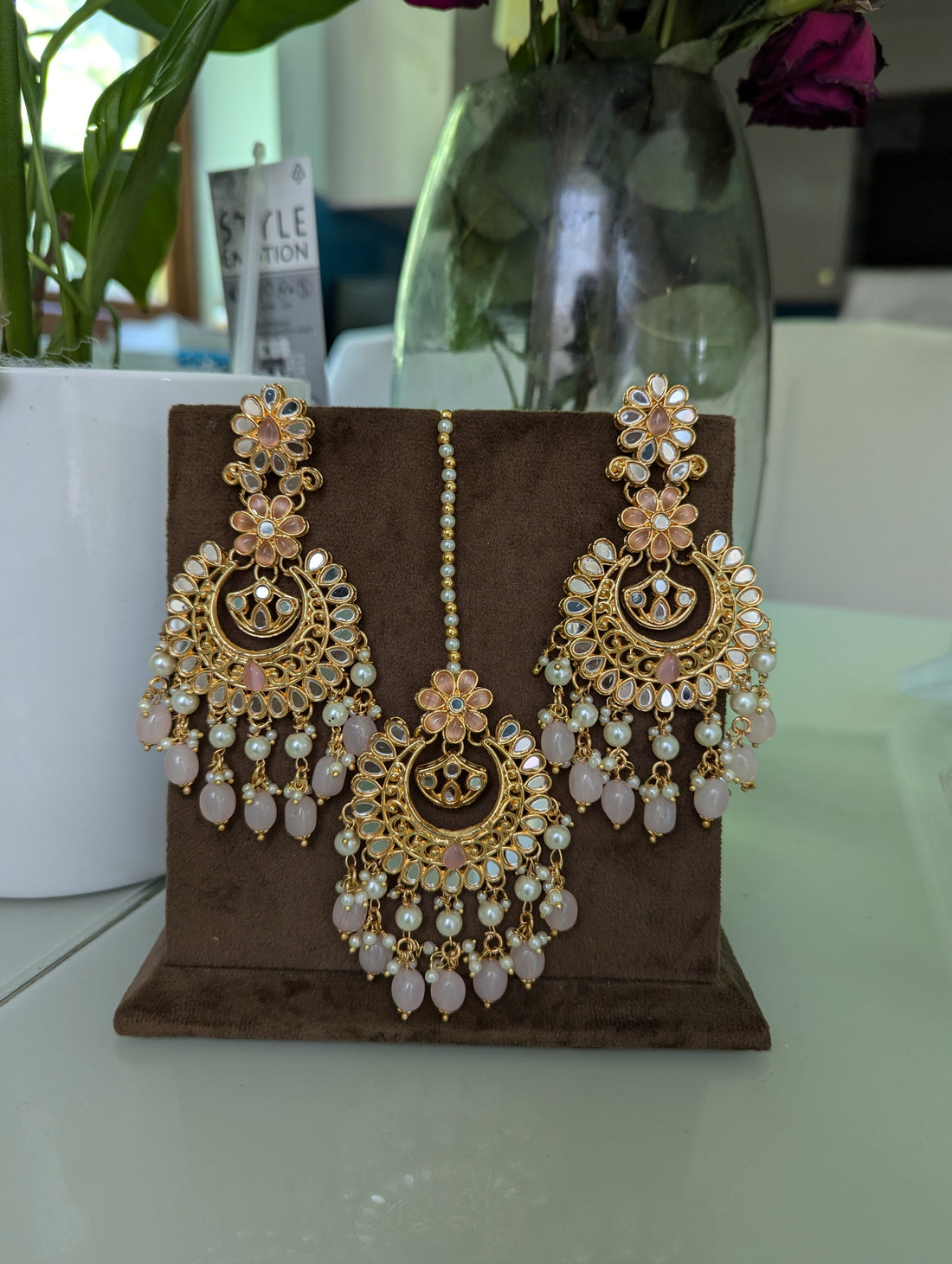 Kundan hanging earrings tikka jewellery set