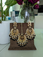 Kundan hanging earrings tikka jewellery set