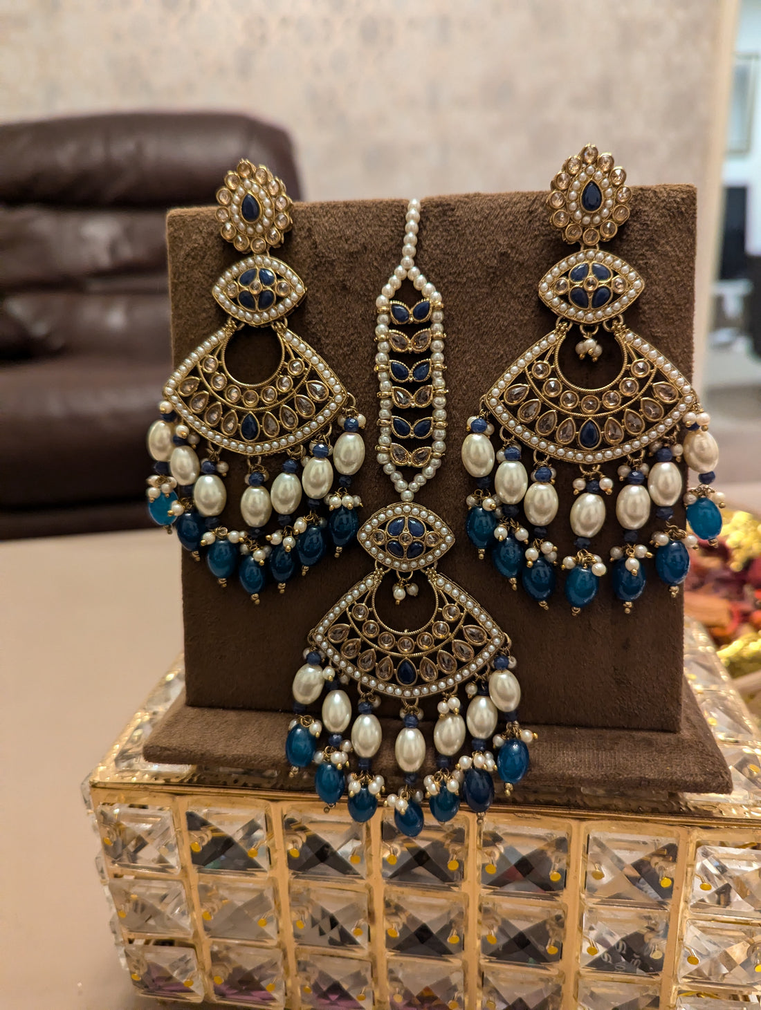 Blue oversized earrings jewellery set