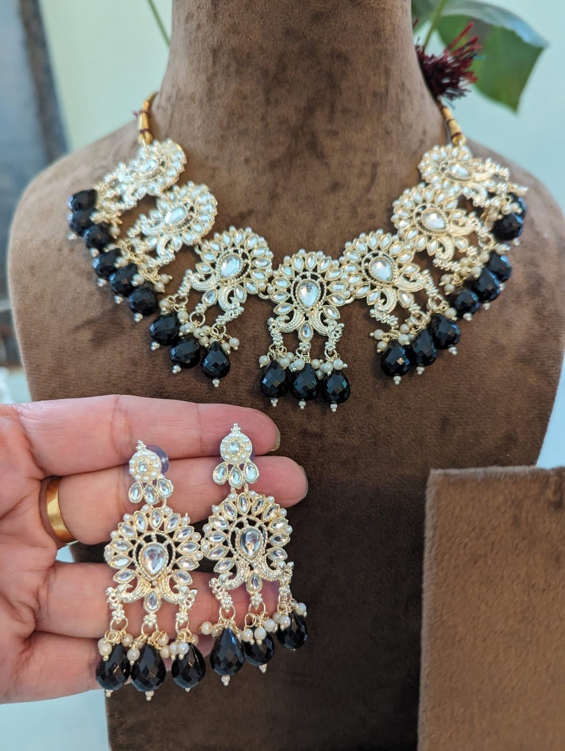 Black necklace jewellery set - KundanByNadia