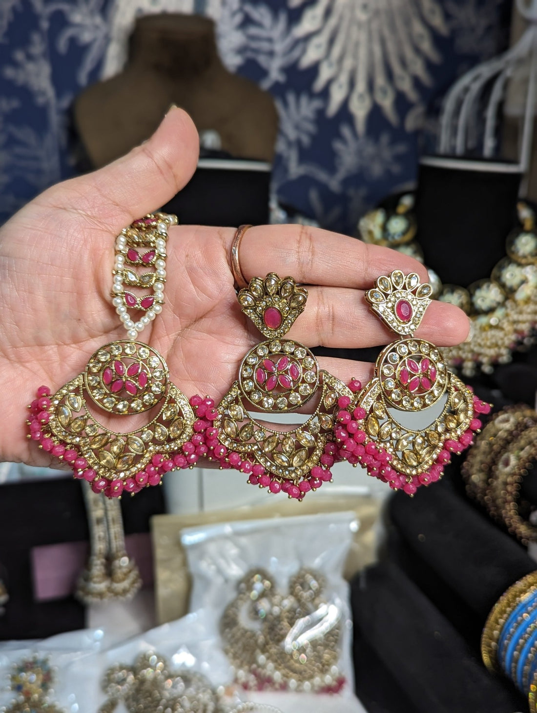 Pink earrings tikka set - KundanByNadia