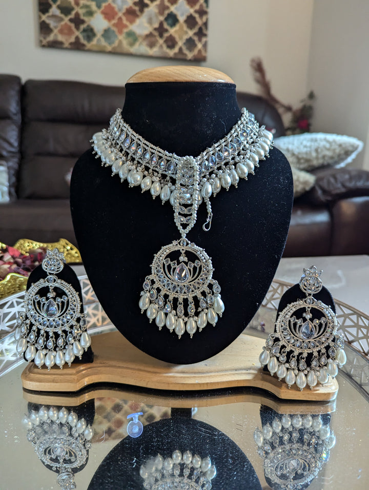 562 white pearl necklace jewellery set