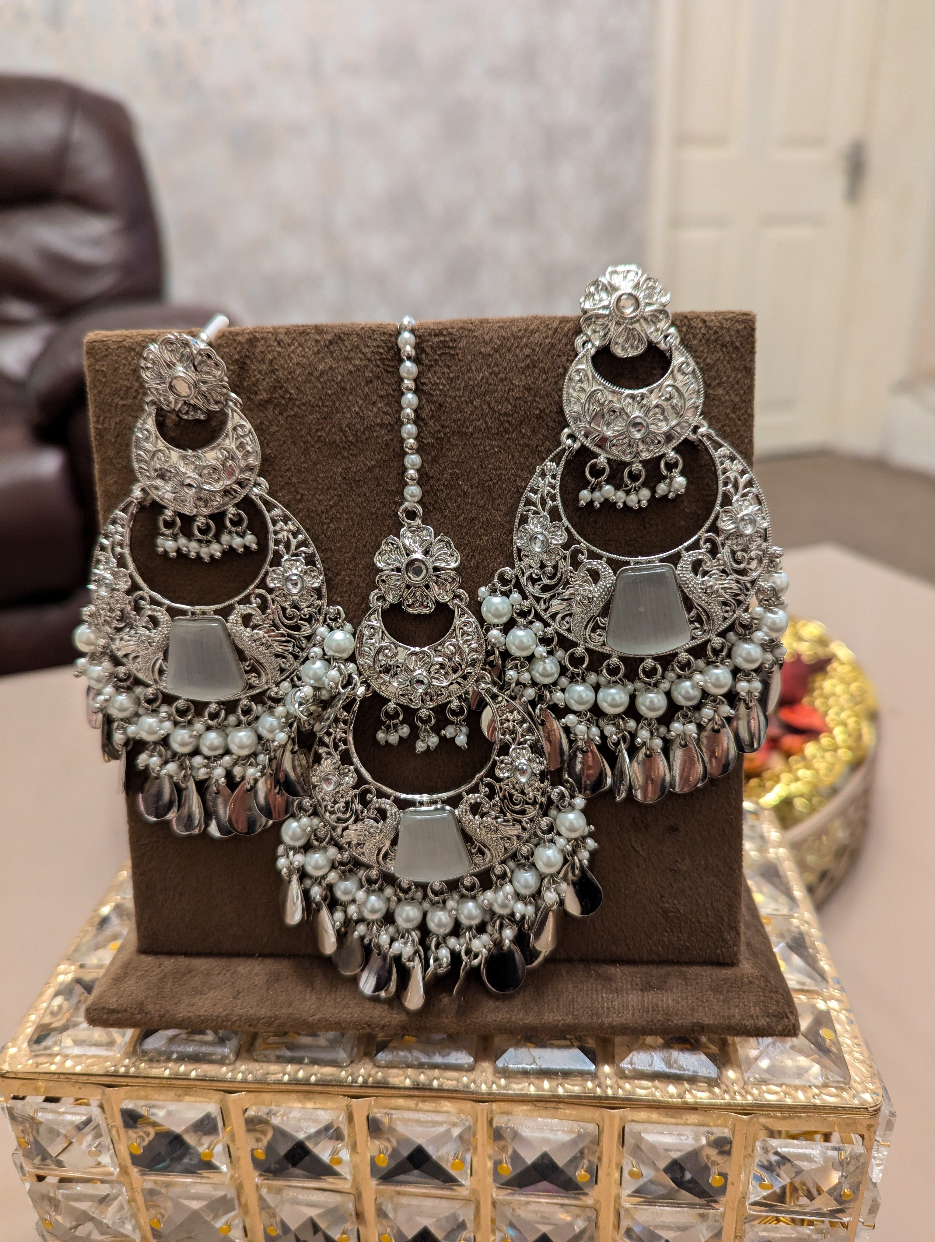 White oversized earrings tikka jewellery set