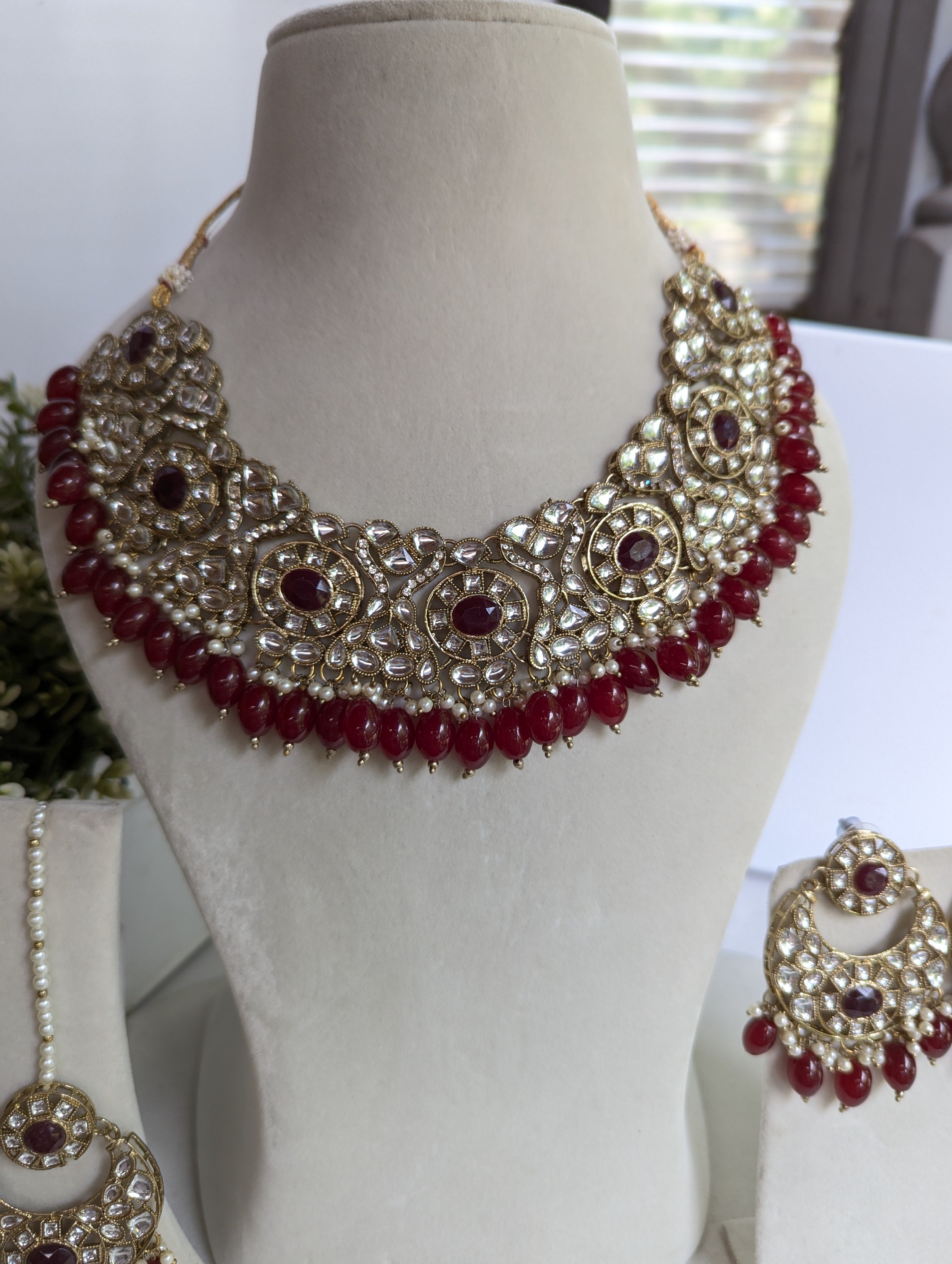 395 dark maroon necklace jewellery set kundan based