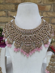 666/667 peacock light pink oversized necklace jewellery set