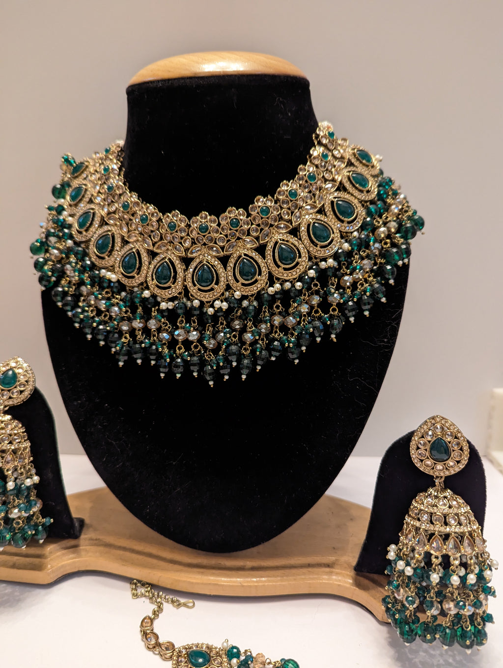 Maroon Green  Kundan Necklace