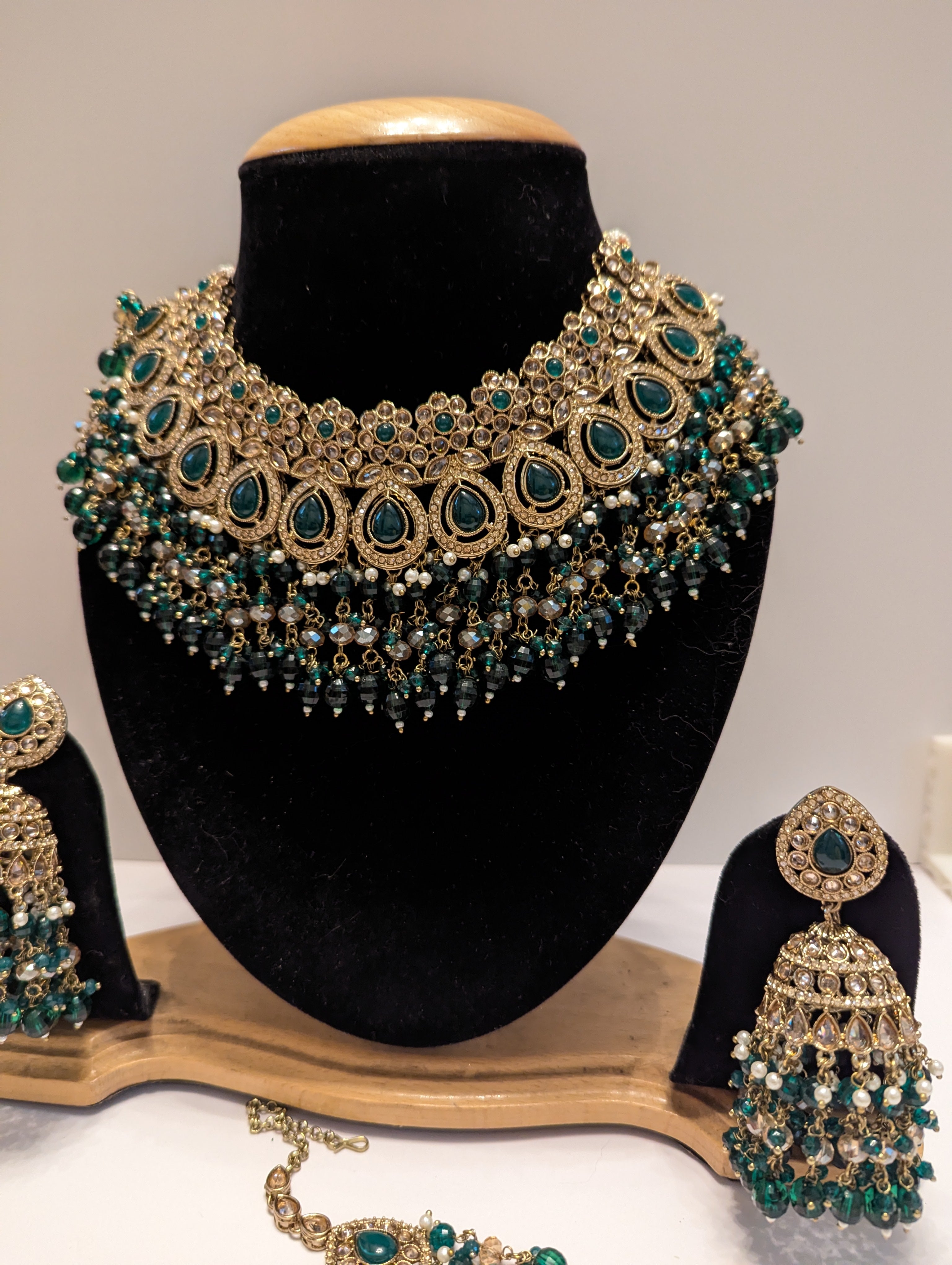 Maroon Green  Kundan Necklace