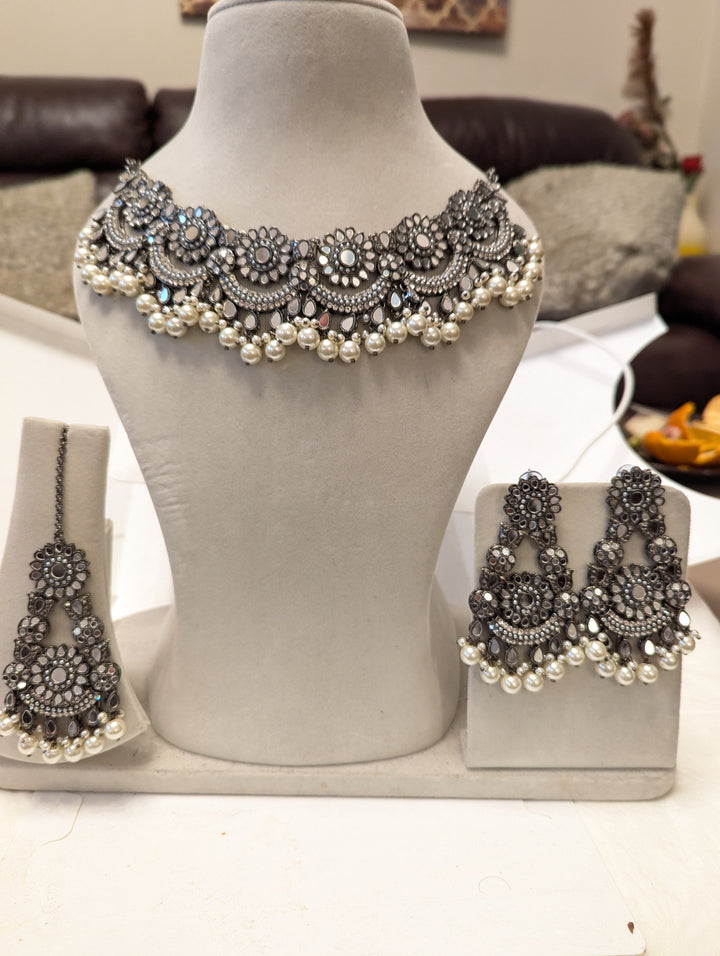 Beautiful necklace jewellery set for bridal with stunning y