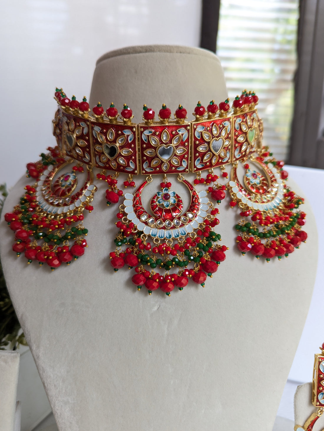 267 Red and green stunning necklace jewellery set