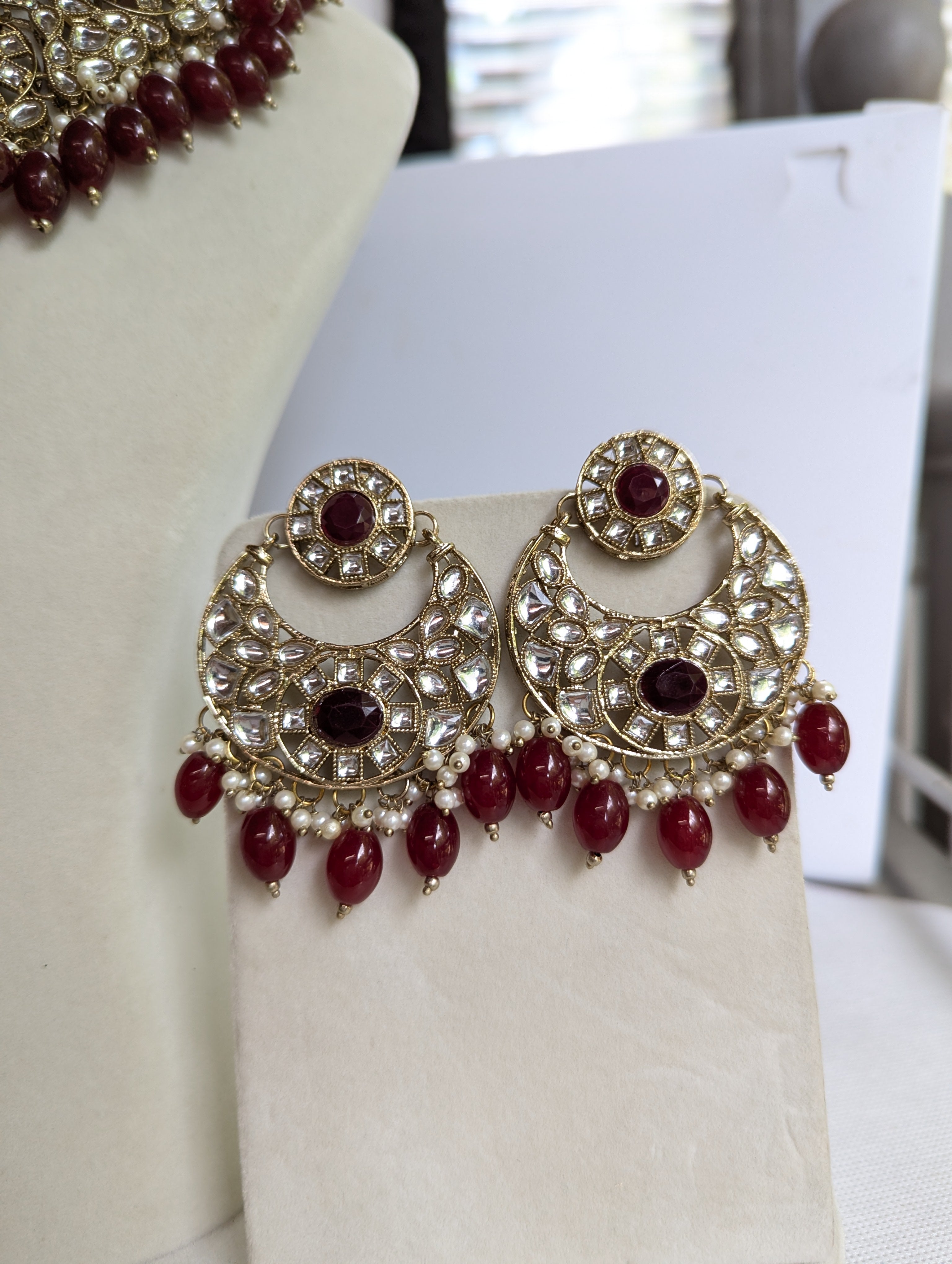 395 dark maroon necklace jewellery set kundan based