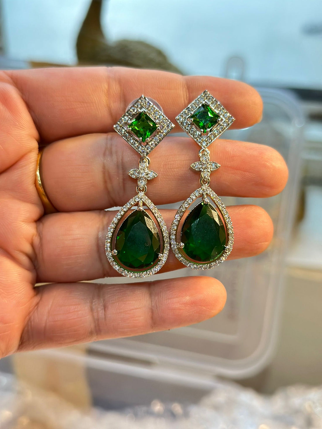 Stunning and stoned earrings jewellery set