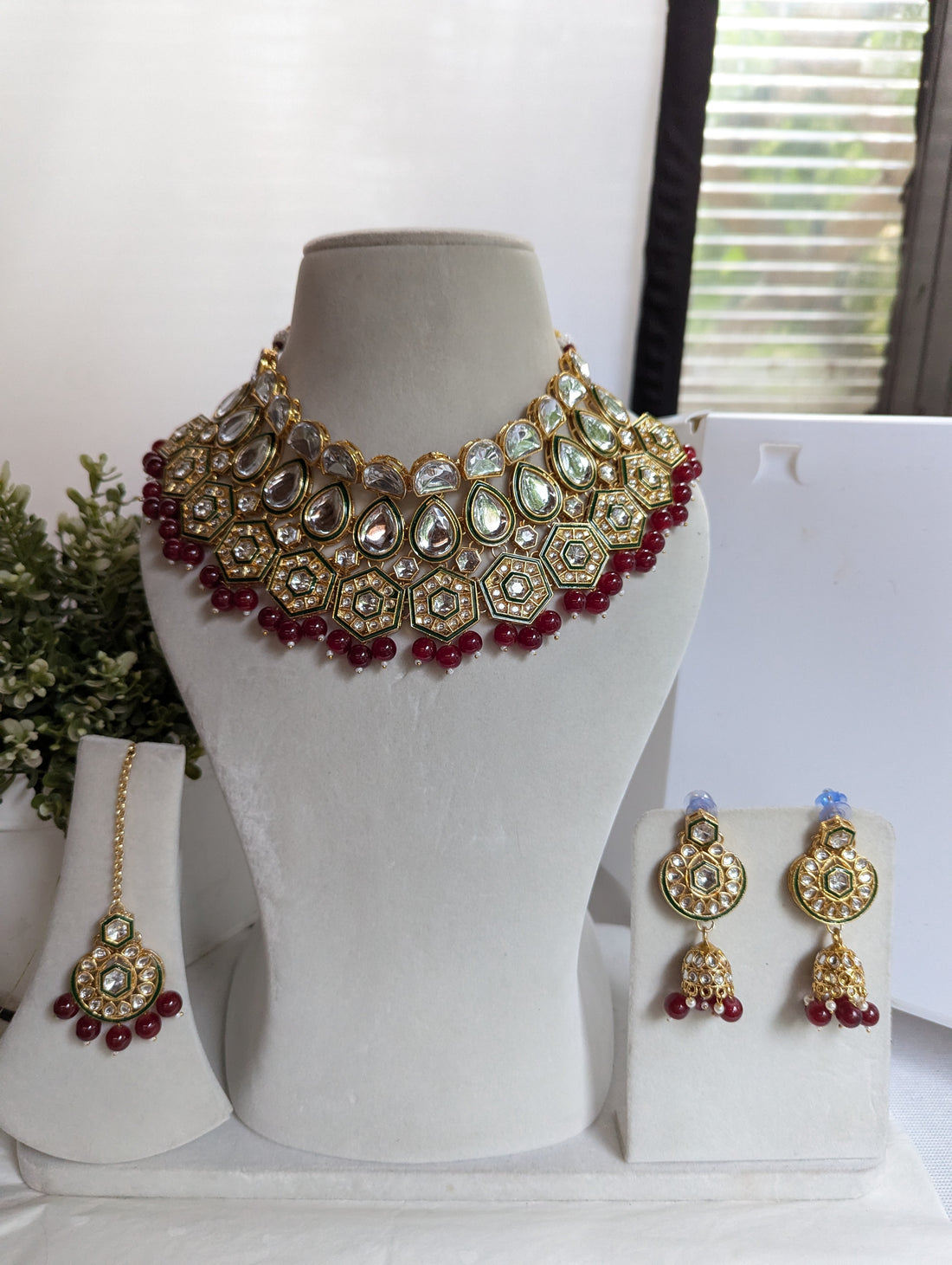 Stunning bridal necklace jewellery set with kundan earrings