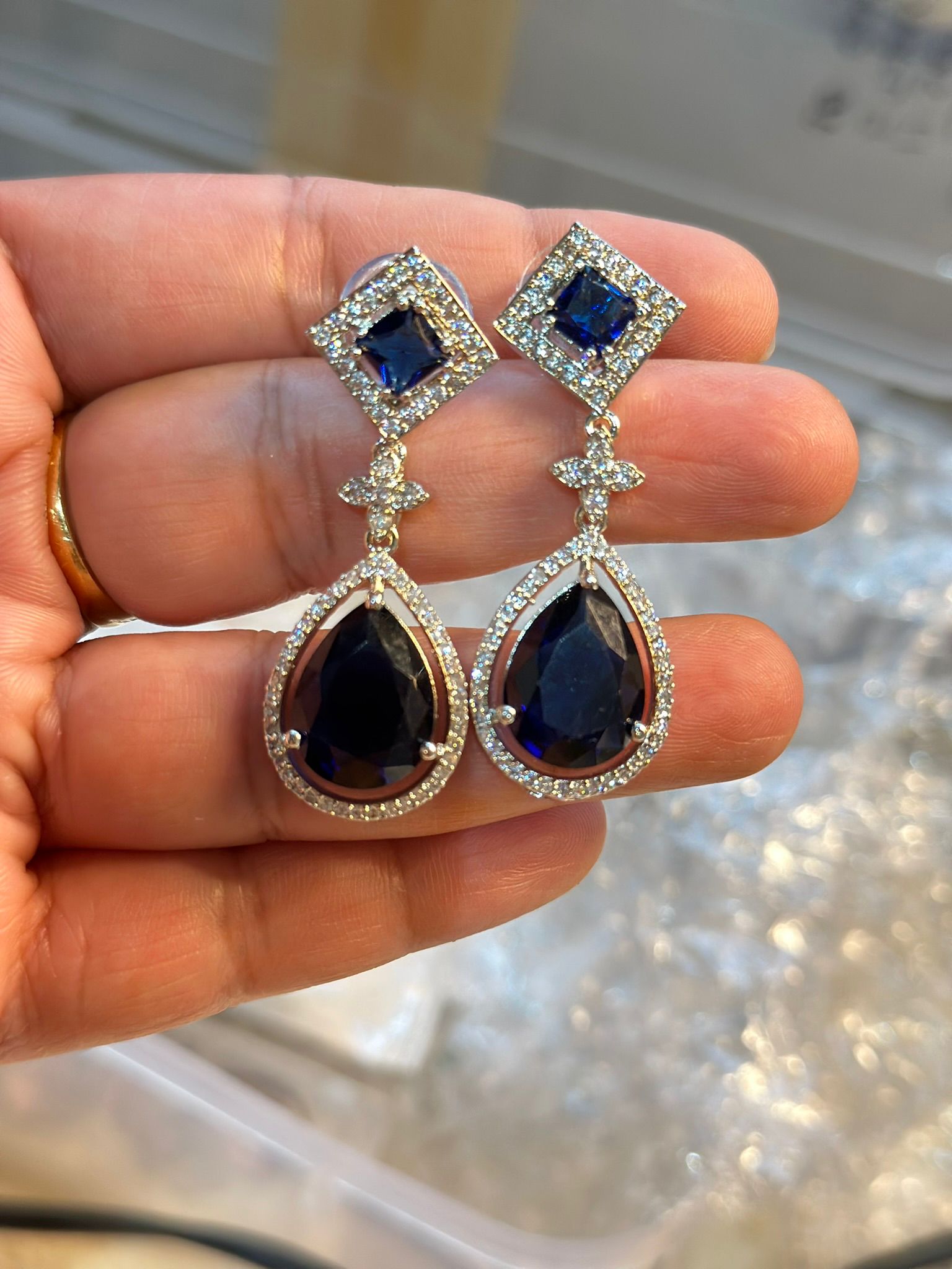 Stunning and stoned earrings jewellery set