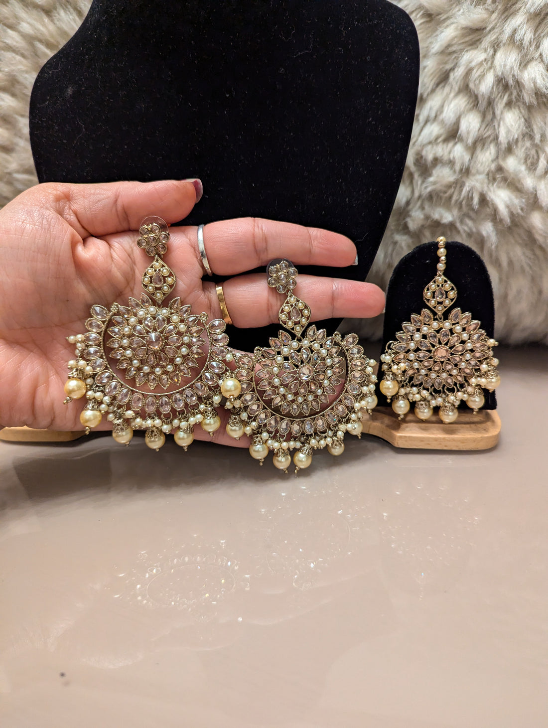 Champagne colour oversized earrings with tikka jewellery set