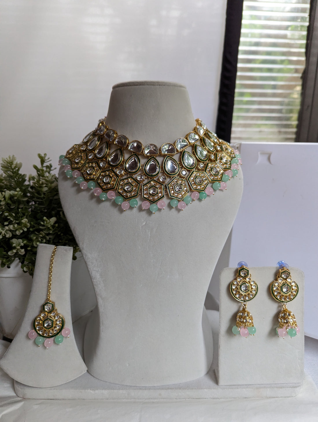 Stunning bridal necklace jewellery set with kundan earrings