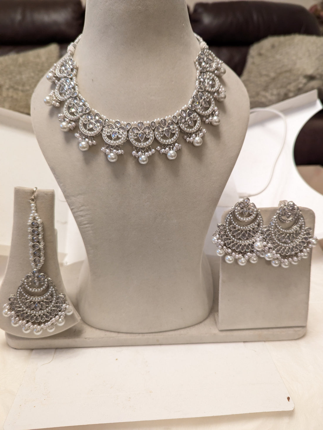 73/74/82/83 silver and colourful stone necklace jewellery set for walima brides