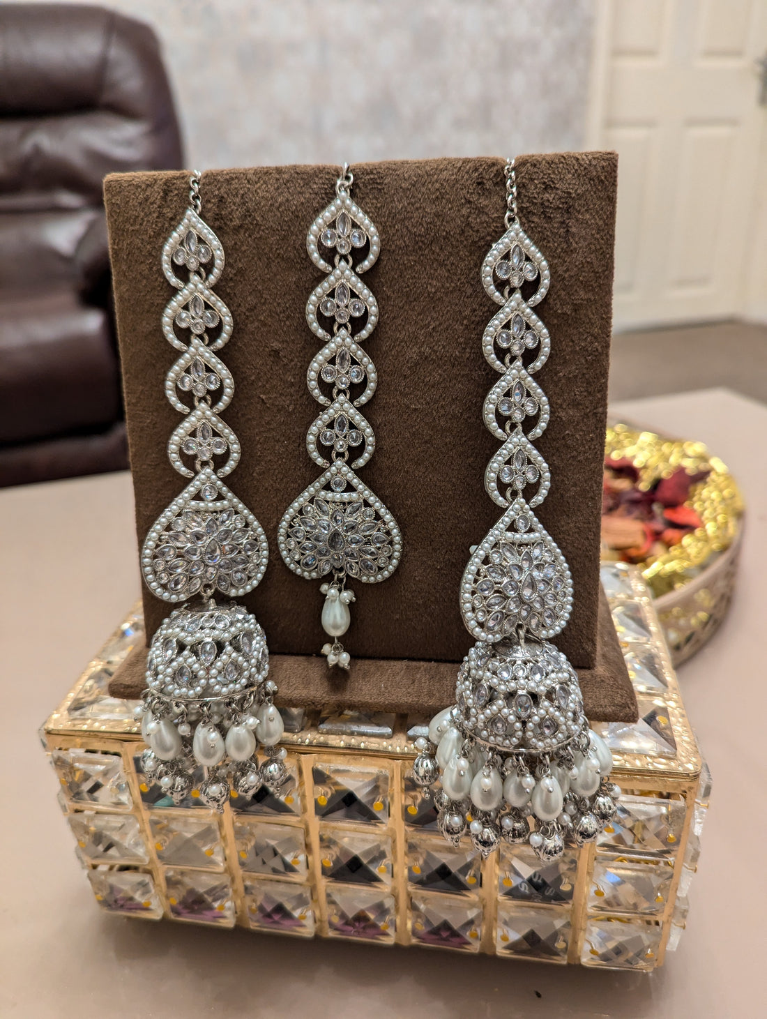 White oversized earrings tikka jewellery set