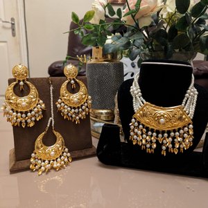 White & Golden Beads Jewellery Set - KundanByNadia