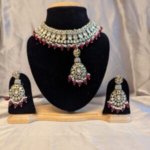 Red Kundan Necklace – Regal Charm with Timeless Craftsmanship