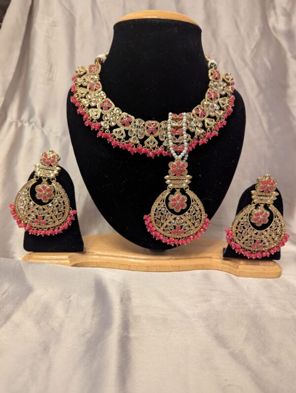 Red Kundan Necklace – Regal Charm with Timeless Craftsmanship