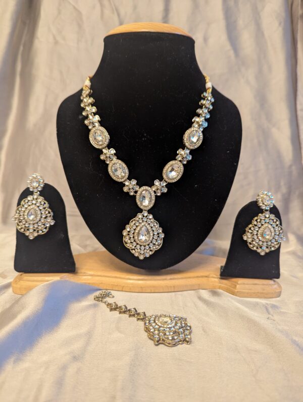 Long Mala Necklace – Timeless Elegance in Every Strand
