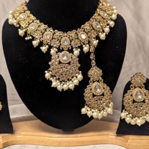 Red Bridal Necklace – Royal Elegance for Your Special Day