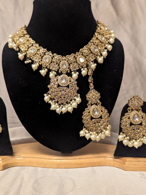 Red Bridal Necklace – Royal Elegance for Your Special Day