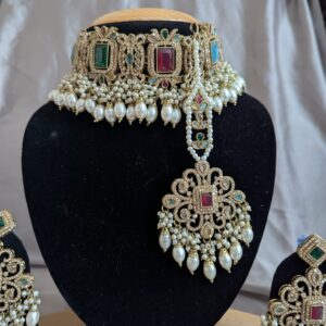 Choker Necklace – Bold Elegance with Timeless Appeal