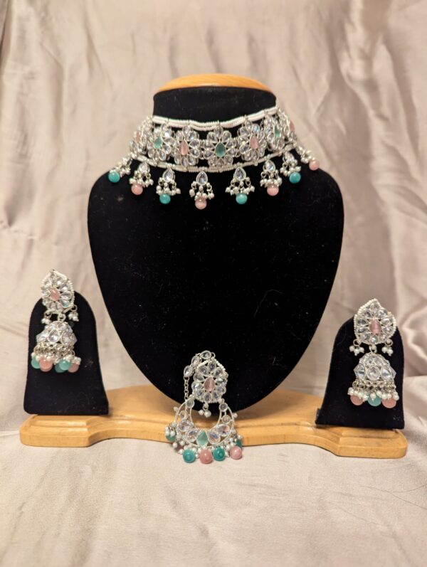 Choker Necklace – Bold Elegance with Timeless Appeal - Image 3