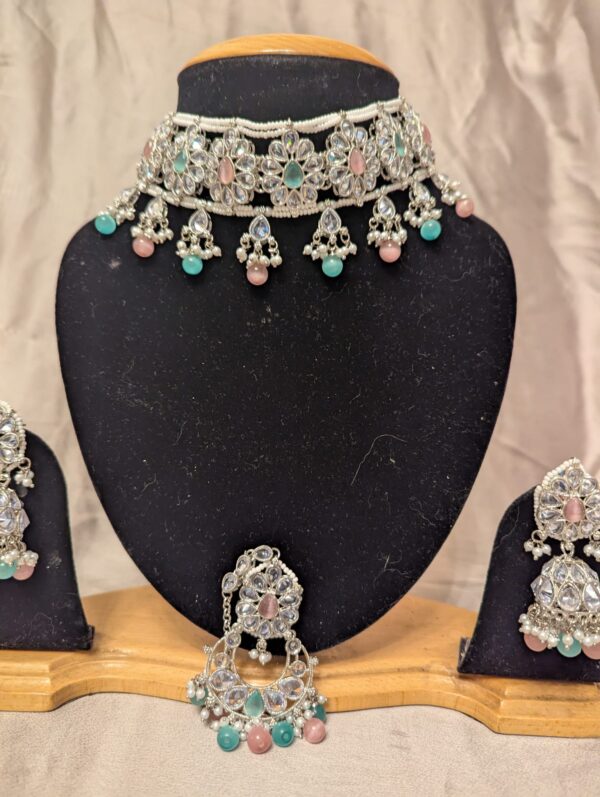 Choker Necklace – Bold Elegance with Timeless Appeal - Image 2